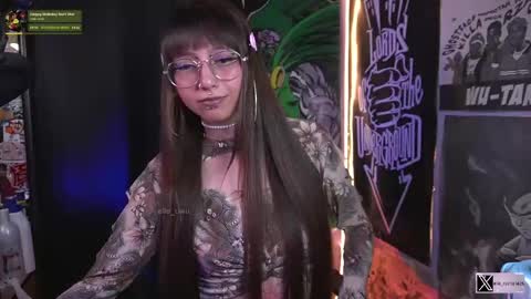 Snapshot of elle_uwu chatting on 10/13/25, 05:46 follow me on instagram . online show from 10/13/25, 05:46