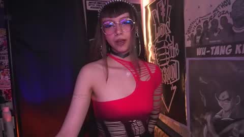 Snapshot of elle_uwu chatting on 11/20/25, 06:51 follow me on instagram . online show from 11/20/25, 06:51