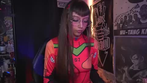 Snapshot of elle_uwu chatting on 11/29/25, 04:10 follow me on instagram . online show from 11/29/25, 04:10