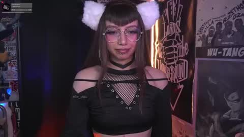 Snapshot of elle_uwu chatting on 12/02/25, 03:51 follow me on instagram . online show from 12/02/25, 03:51