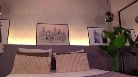 Elle Diane online show from 02/20/25, 12:52