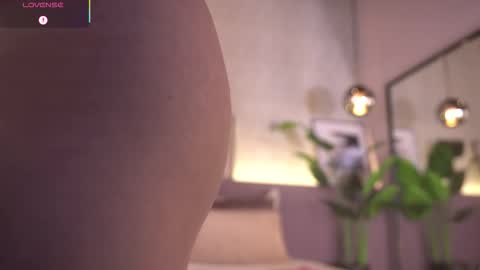 Snapshot of ellediane chatting on 02/12/26, 10:38 Elle Diane online show from 02/12/26, 10:38