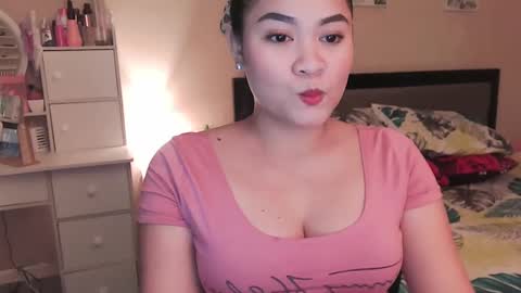 Snapshot of elleelle123 chatting on 12/02/24, 11:45 Ann online show from 12/02/24, 11:45