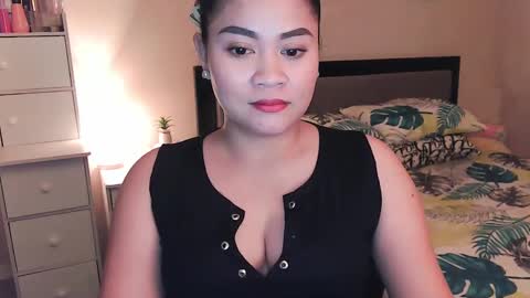 Snapshot of elleelle123 chatting on 12/03/24, 05:09 Ann online show from 12/03/24, 05:09