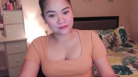 Snapshot of elleelle123 chatting on 12/05/24, 01:06 Ann online show from 12/05/24, 01:06