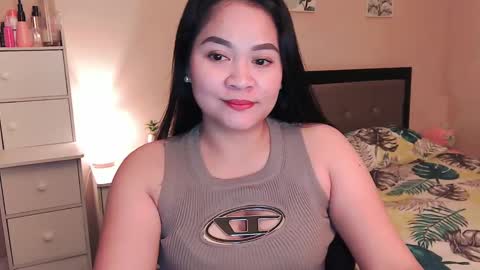 Snapshot of elleelle123 chatting on 12/09/24, 02:34 Ann online show from 12/09/24, 02:34