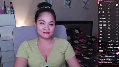 Snapshot of elleelle123 chatting on 12/15/24, 03:20 Ann online show from 12/15/24, 03:20