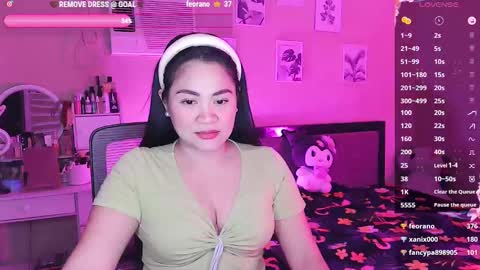 Snapshot of elleelle123 chatting on 02/20/25, 05:33 Ann online show from 02/20/25, 05:33