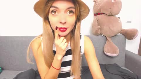 ellen_flow online show from 12/08/24, 09:24