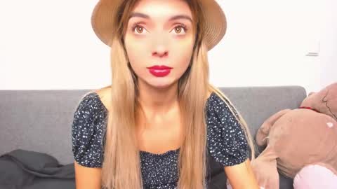 ellen_flow online show from 12/12/24, 07:04