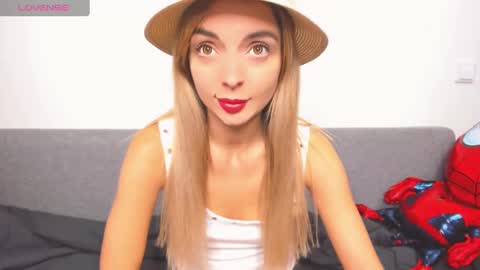 ellen_flow online show from 12/13/24, 08:26