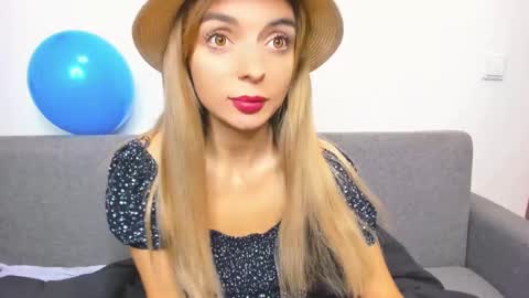 ellen_flow online show from 12/15/24, 09:31