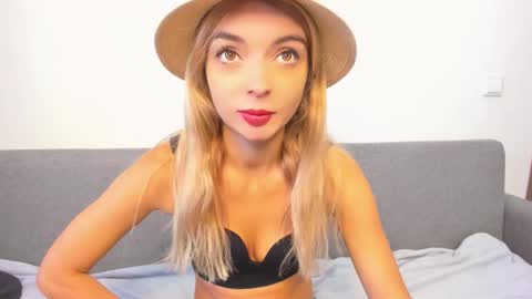 ellen_flow online show from 02/15/25, 09:38