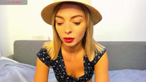 ellen_flow online show from 10/08/25, 09:34