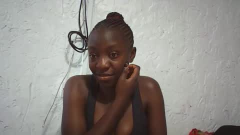 Snapshot of ellerah chatting on 11/03/25, 12:39 aishamalia online show from 11/03/25, 12:39