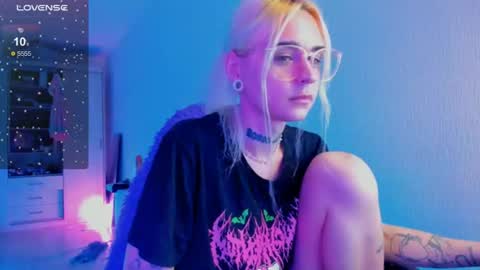 Ellie online show from 07/13/26, 04:10