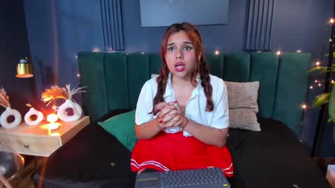 Snapshot of elli_taylor chatting on 12/28/24, 01:08 Ellie Taylor online show from 12/28/24, 01:08