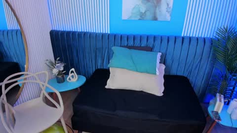 Snapshot of elli_taylor chatting on 01/31/25, 09:27 Ellie Taylor online show from 01/31/25, 09:27