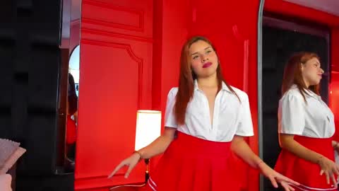 Snapshot of elli_taylor chatting on 02/22/25, 03:56 Ellie Taylor online show from 02/22/25, 03:56