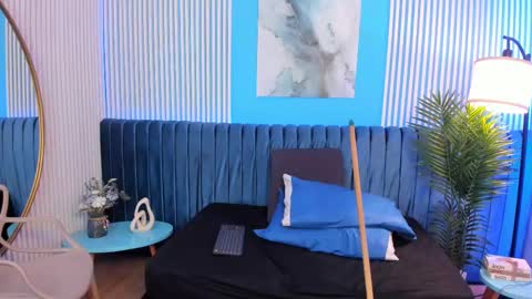 Snapshot of elli_taylor chatting on 03/05/25, 09:16 Ellie Taylor online show from 03/05/25, 09:16