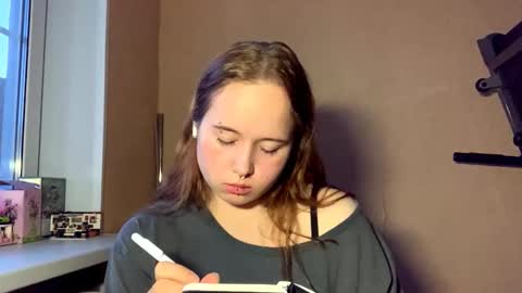 Snapshot of ellicavel chatting on 12/17/25, 09:21 Michelle online show from 12/17/25, 09:21