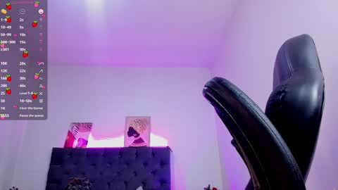  Ellie   online show from 10/23/25, 12:15