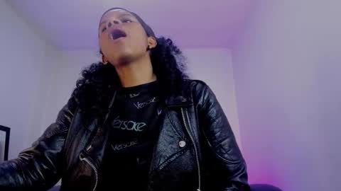  Ellie   online show from 11/07/25, 01:11