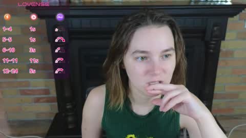 Snapshot of ellie_babyy chatting on 06/22/26, 07:05 Ellie online show from 06/22/26, 07:05