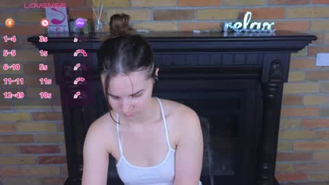 Snapshot of ellie_babyy chatting on 07/31/26, 11:42 Ellie online show from 07/31/26, 11:42