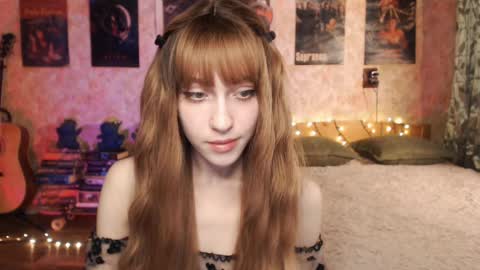 Snapshot of ellie_friendly chatting on 12/04/24, 11:46 ellie_friendly online show from 12/04/24, 11:46