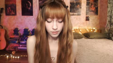 Snapshot of ellie_friendly chatting on 12/05/24, 11:40 ellie_friendly online show from 12/05/24, 11:40