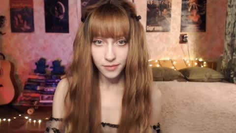Snapshot of ellie_friendly chatting on 12/25/24, 12:16 ellie_friendly online show from 12/25/24, 12:16