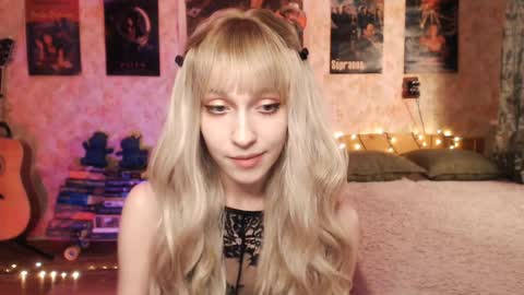 Snapshot of ellie_friendly chatting on 01/09/25, 03:26 ellie_friendly online show from 01/09/25, 03:26