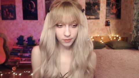 Snapshot of ellie_friendly chatting on 01/27/25, 12:12 ellie_friendly online show from 01/27/25, 12:12
