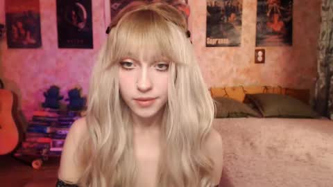 Snapshot of ellie_friendly chatting on 03/05/25, 12:16 ellie_friendly online show from 03/05/25, 12:16