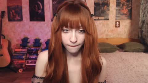 Snapshot of ellie_friendly chatting on 09/20/25, 12:22 ellie_friendly online show from 09/20/25, 12:22