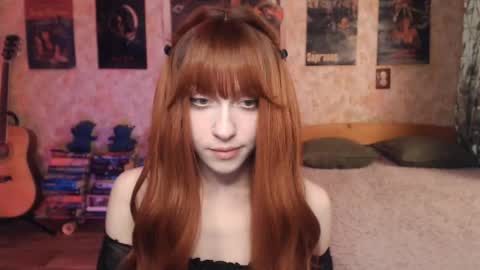 Snapshot of ellie_friendly chatting on 09/30/25, 11:32 ellie_friendly online show from 09/30/25, 11:32