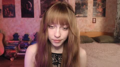ellie_friendly online show from 04/05/26, 11:24