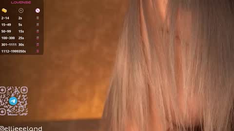 Snapshot of ellie_land chatting on 09/24/25, 10:18 Lexy online show from 09/24/25, 10:18