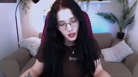 ellie_magic online show from 03/04/25, 01:17