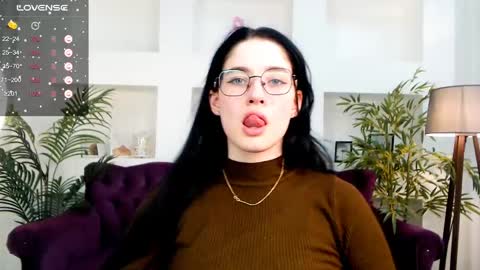 ellie_magic online show from 04/23/26, 01:24