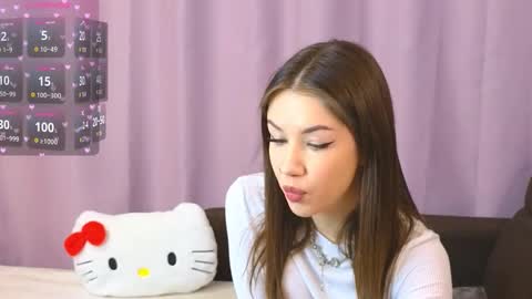 Snapshot of ellie_miller_ chatting on 12/14/25, 08:13 ellie online show from 12/14/25, 08:13