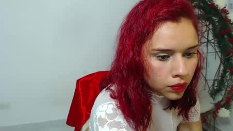 Snapshot of ellieconnor217 chatting on 06/21/26, 01:52 ellieconnor217 online show from 06/21/26, 01:52