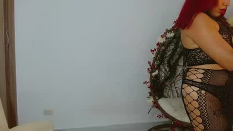 Snapshot of ellieconnor217 chatting on 08/10/26, 02:37 ellieconnor217 online show from 08/10/26, 02:37