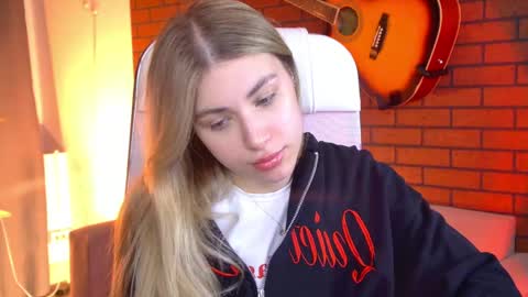 elliecutes online show from 04/25/26, 09:12