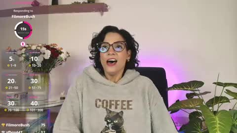 elliee1 online show from 02/13/25, 03:56