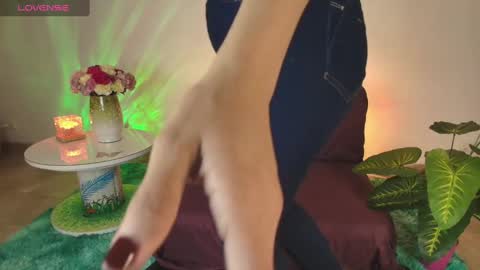 elliee1 online show from 02/28/25, 12:09