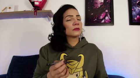 elliee1 online show from 12/05/25, 12:58