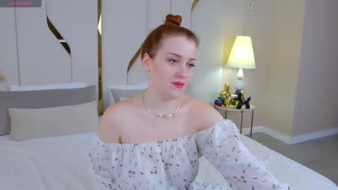 EllieLarson online show from 10/12/25, 05:01