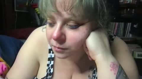 Ellie Louise online show from 11/05/25, 08:31